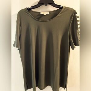 Michael Kors size XL hunter green color, open sleeves